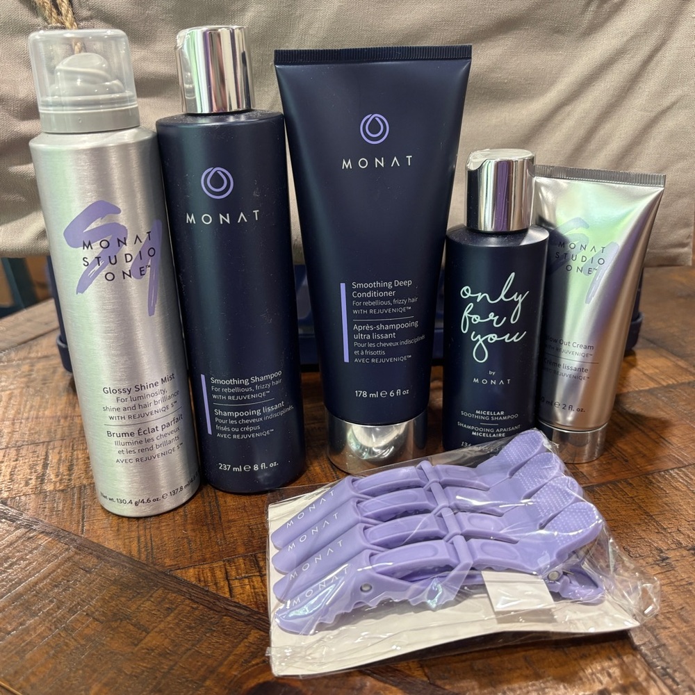 Monat Hair Care Set with Purple Clips